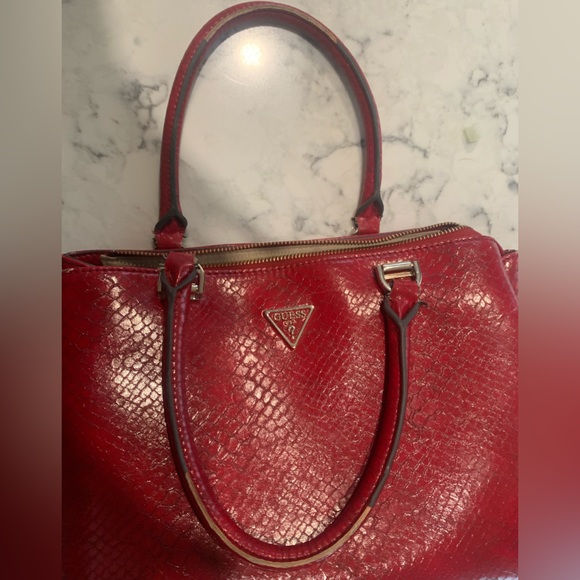 Red guess bag - Picture 3 of 7